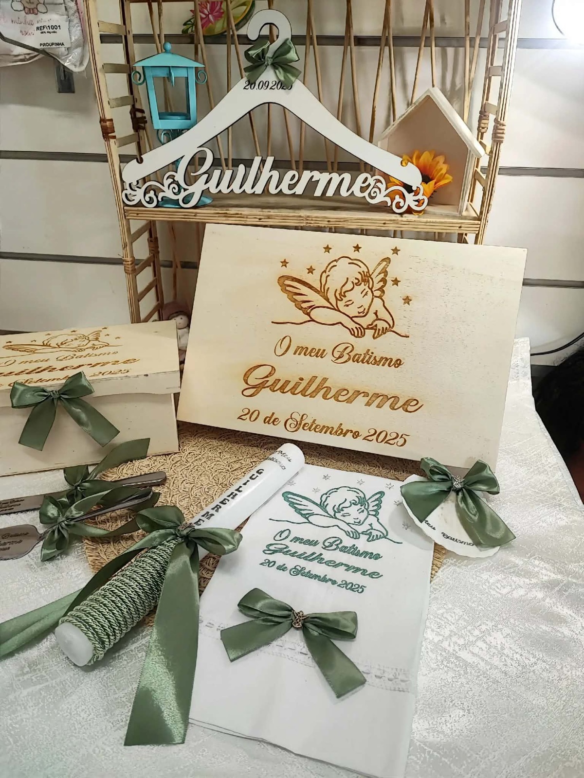 Caixa de batizado personalizada com vela