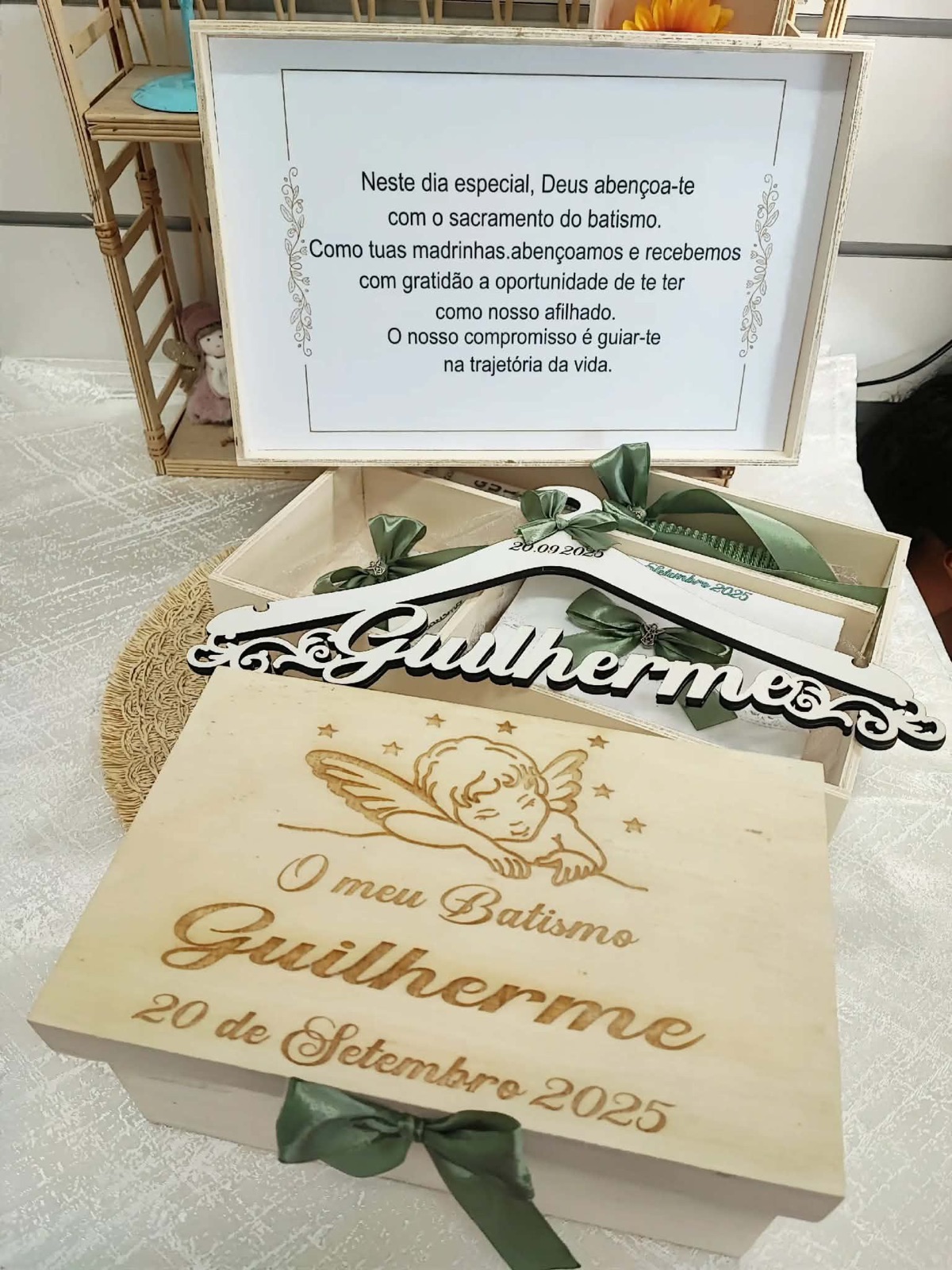 Caixa de batizado personalizada com vela