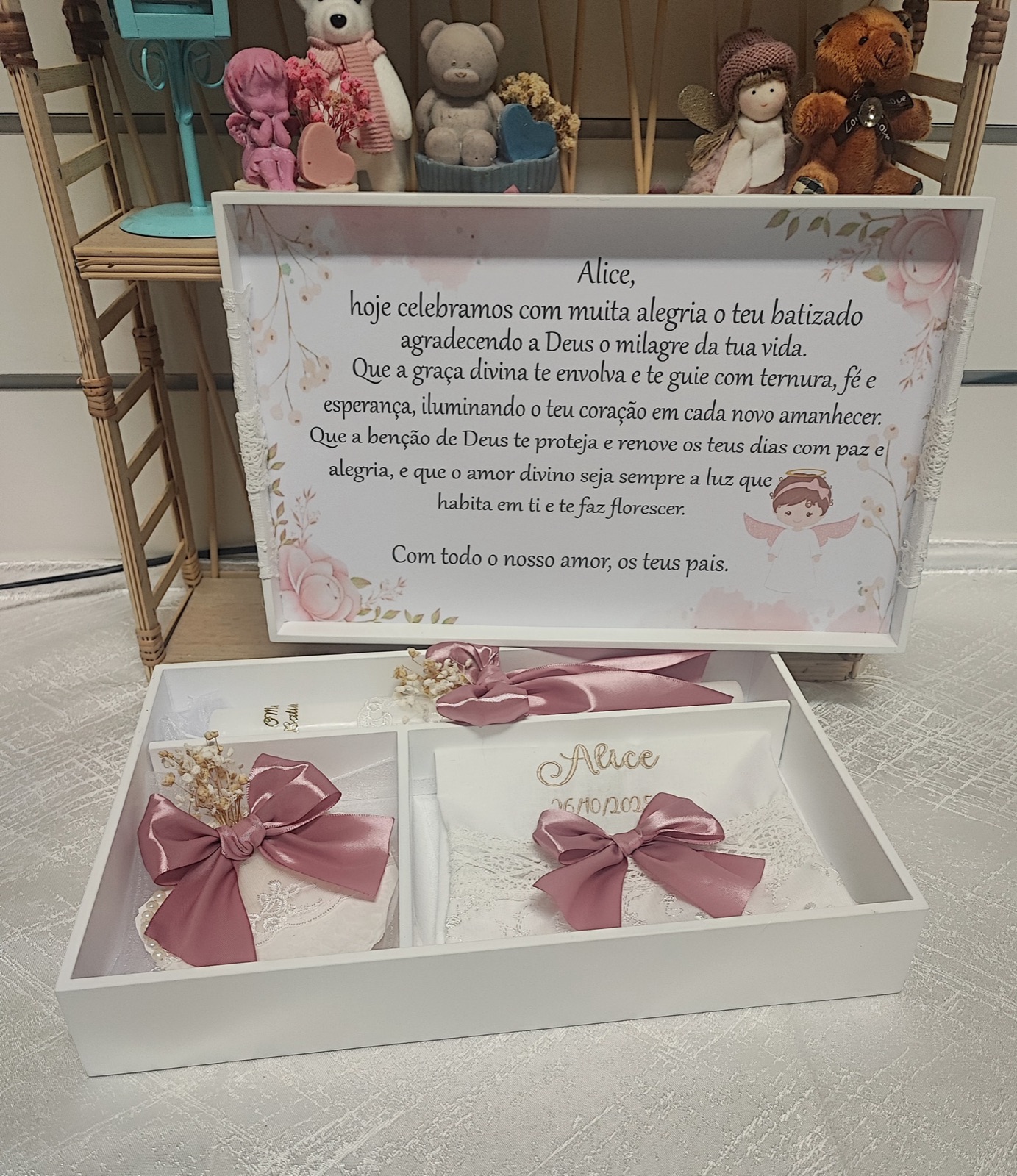 Caixa de batizado personalizada com vela