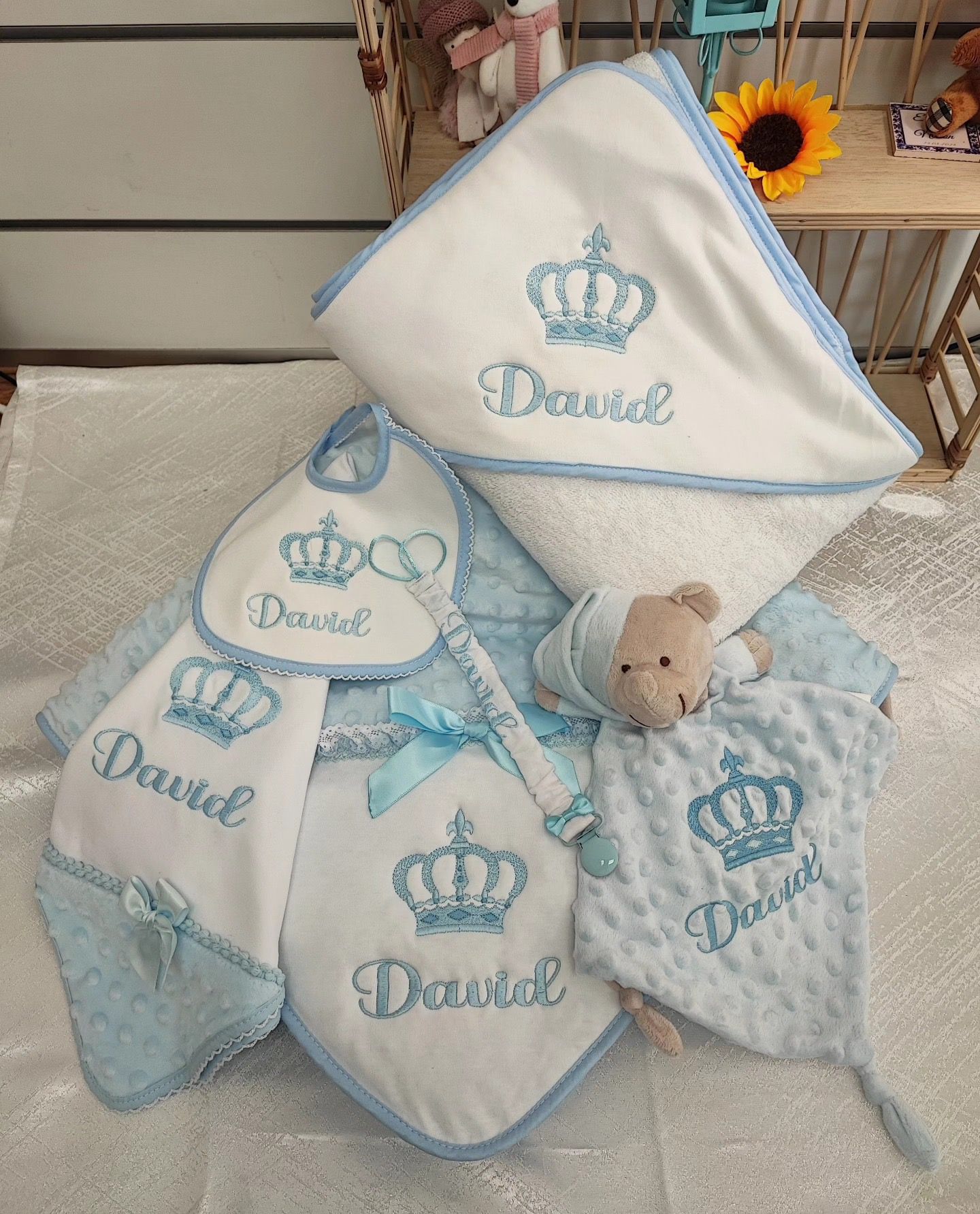 Peça bordada personalizada para bebé