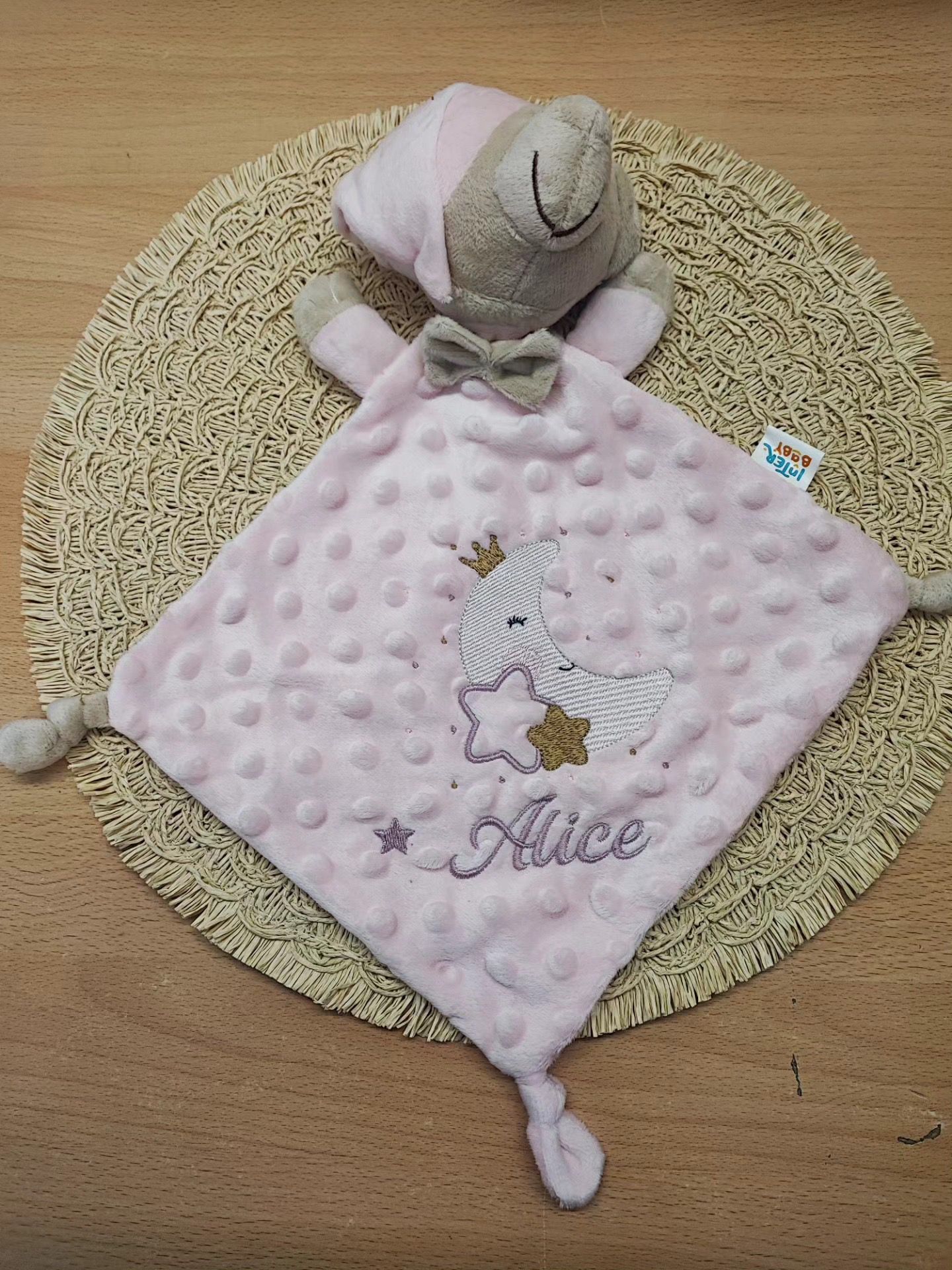 Peça bordada personalizada para bebé