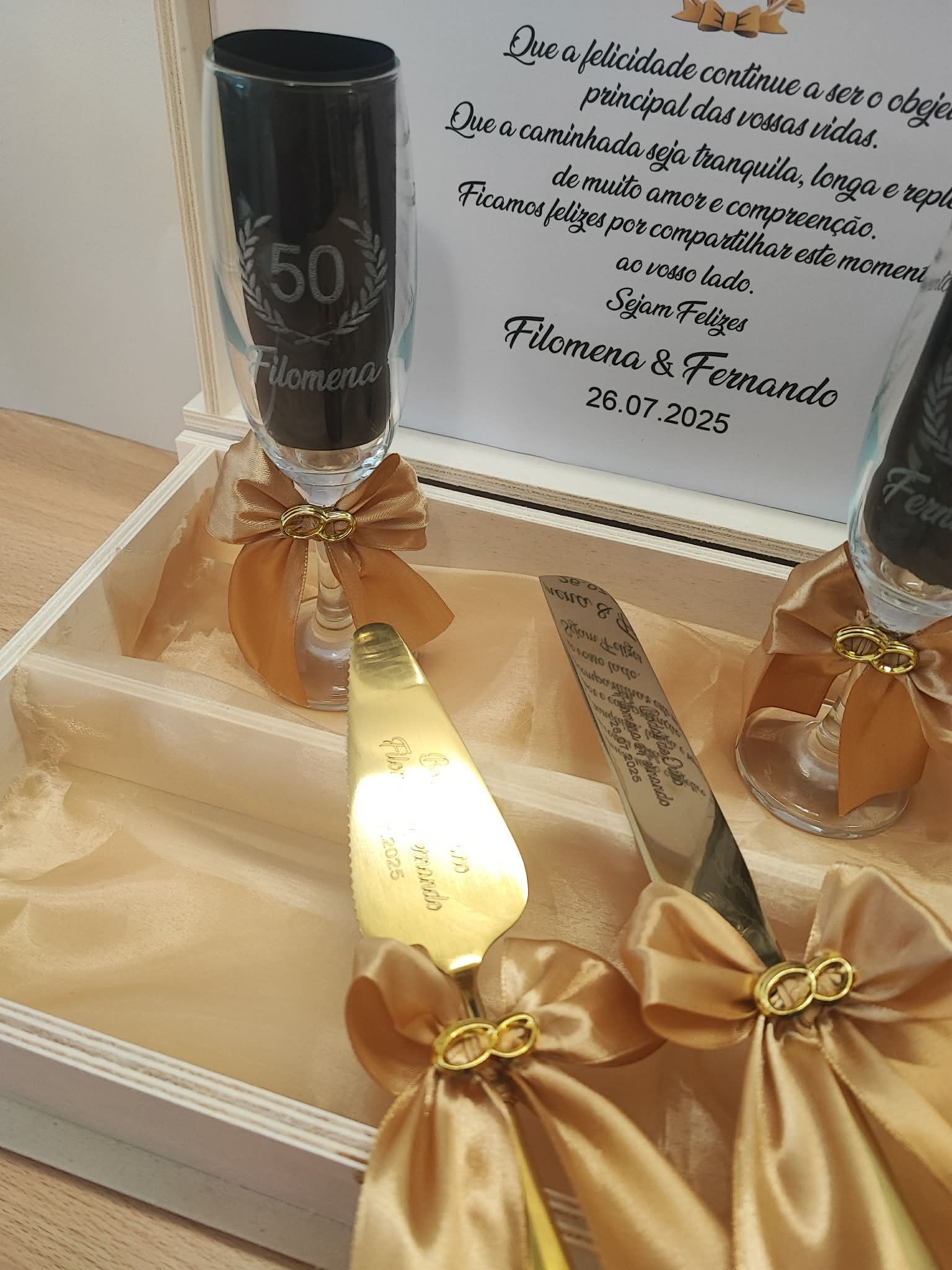 Peça personalizada para bodas de prata ou ouro