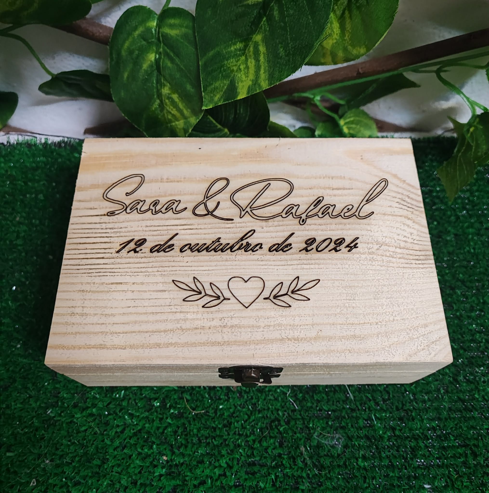 Porta-alianças de casamento personalizado