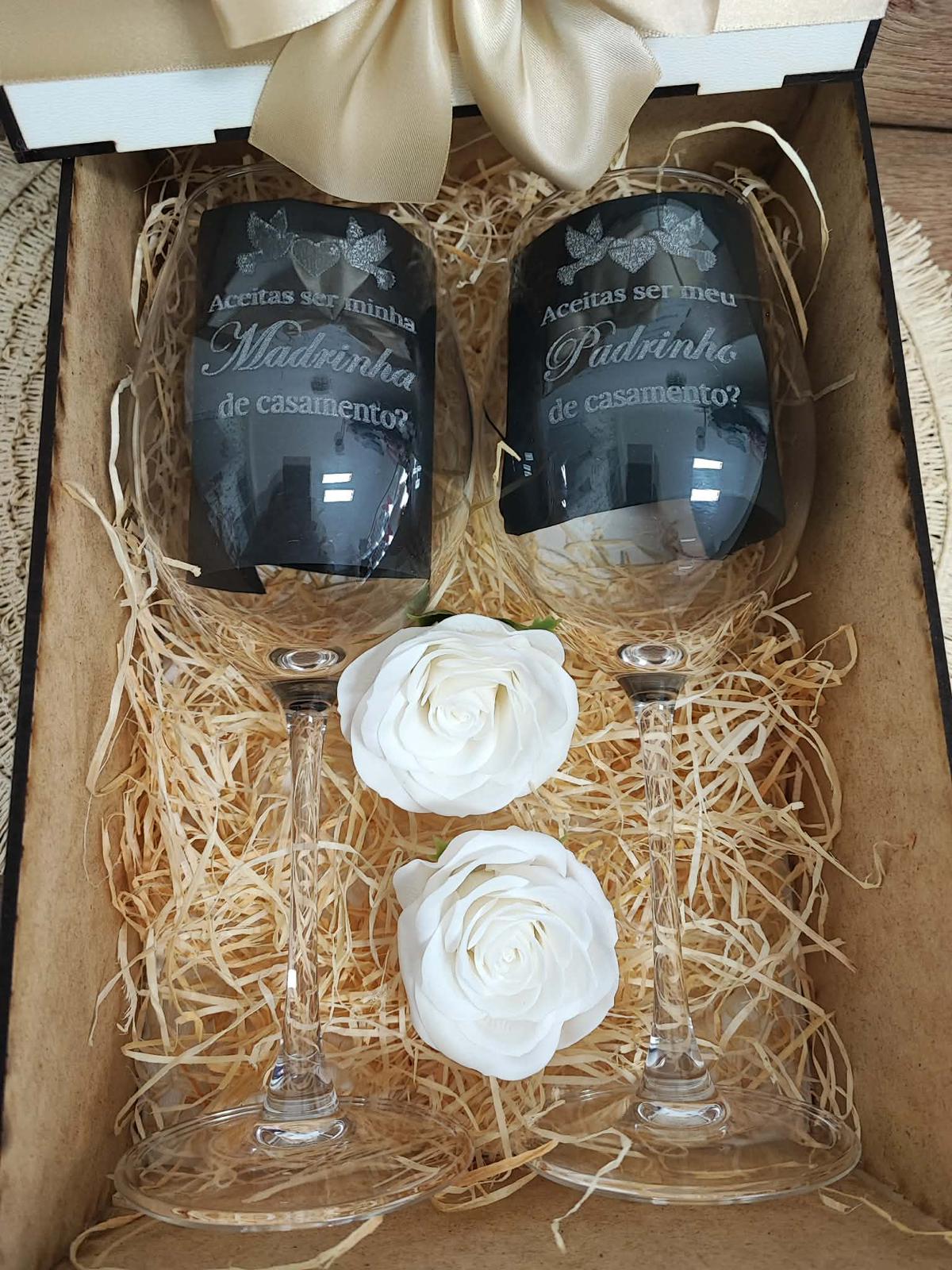 Peça personalizada para padrinhos de casamento