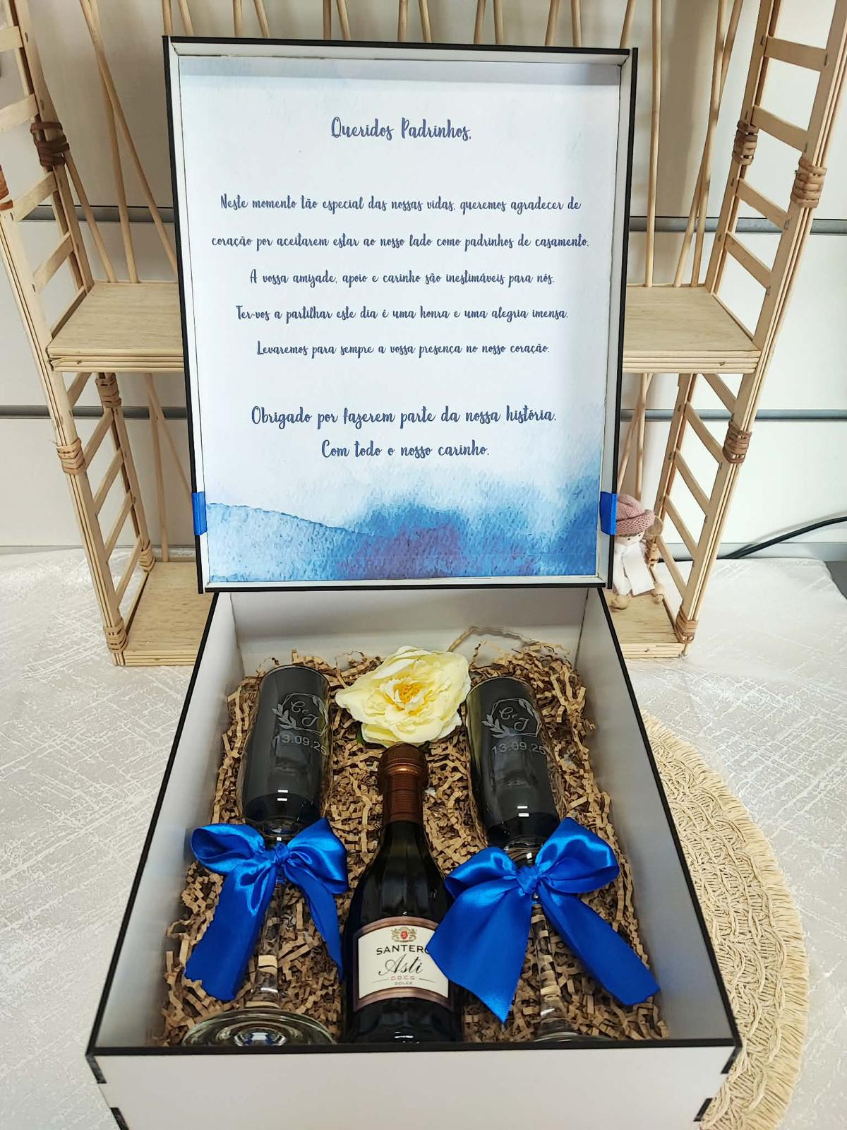 Peça personalizada para padrinhos de casamento