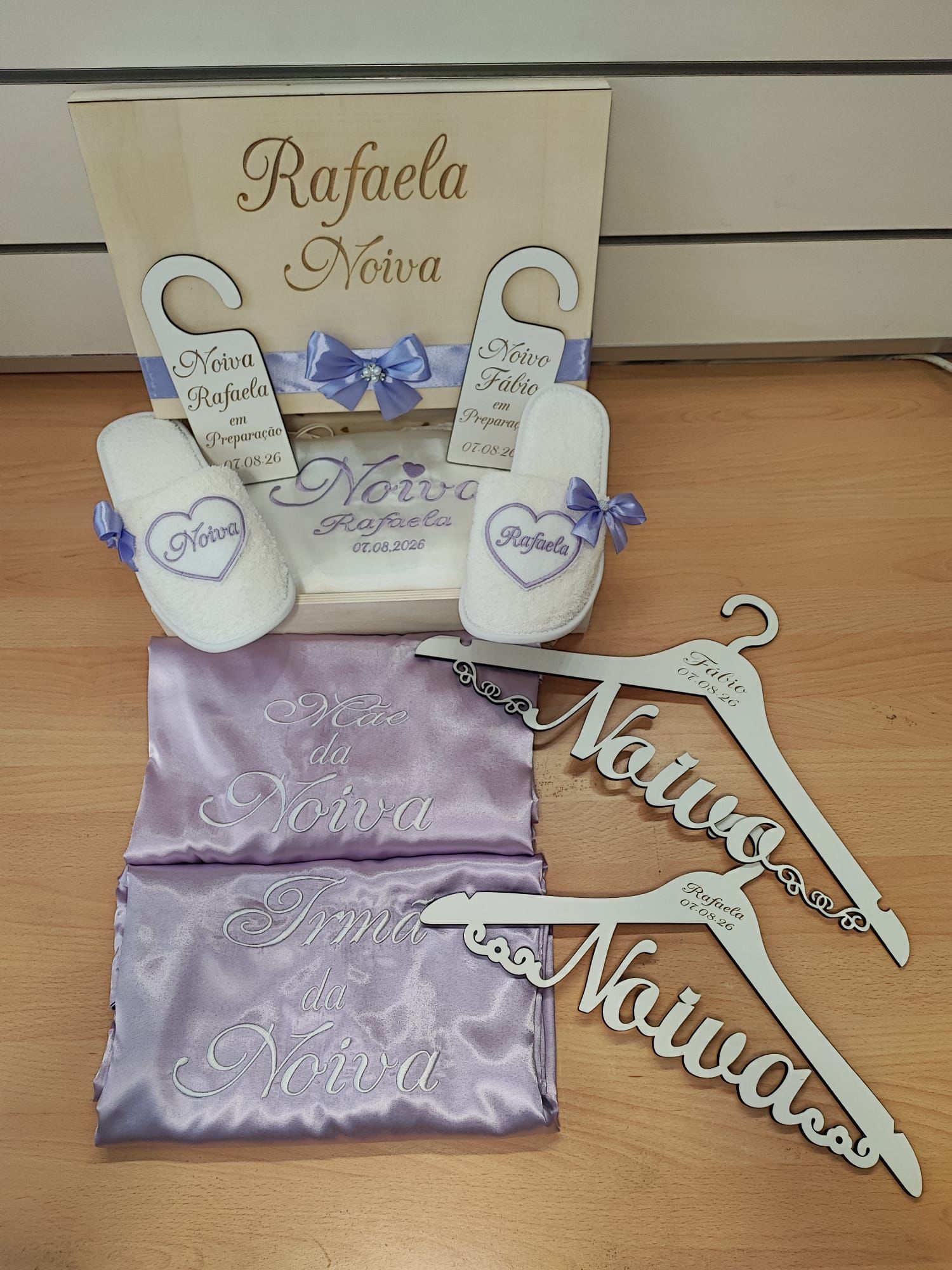 Robe de cetim bordado para casamento