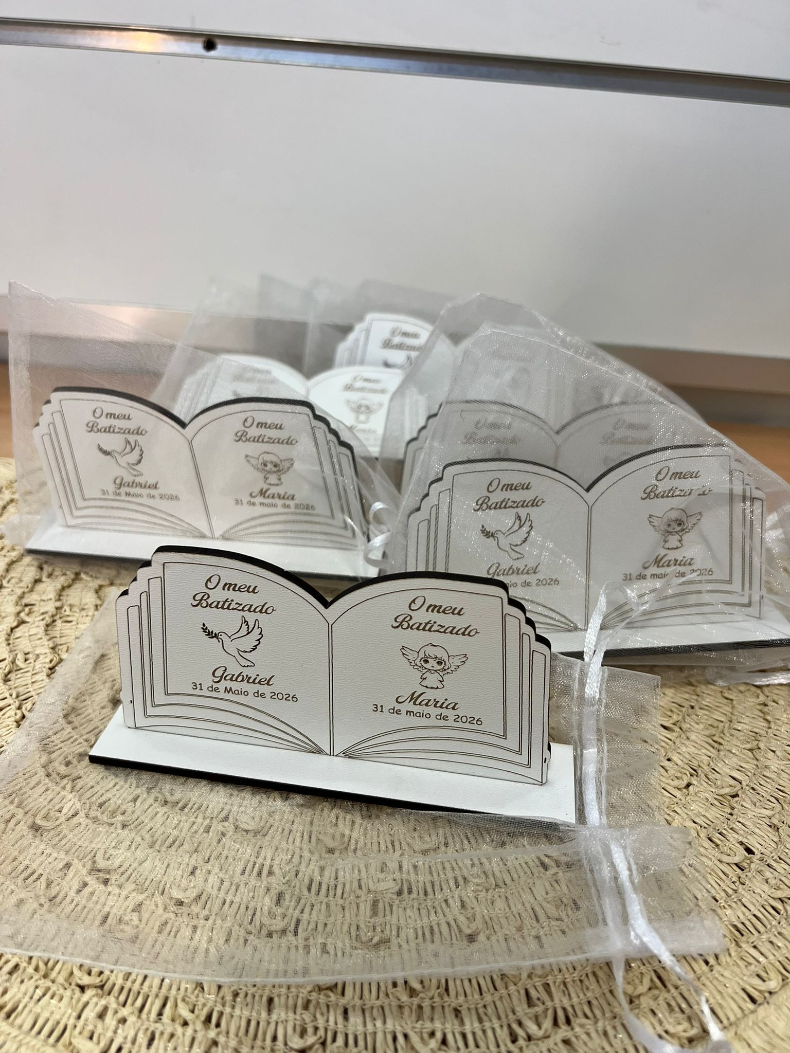Lembranças de batizado em forma de livro personalizadas